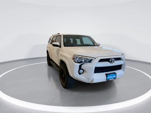 Used 2019 Toyota 4Runner SR5 AWD/4WD image 2