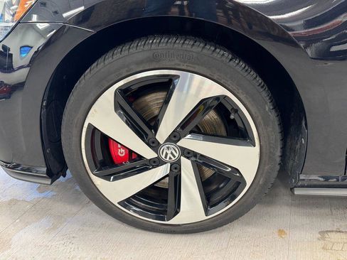 Used 2020 Volkswagen GTI S image 31