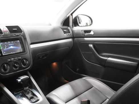 Used 2009 Volkswagen Jetta Wolfsburg Edition FWD image 12