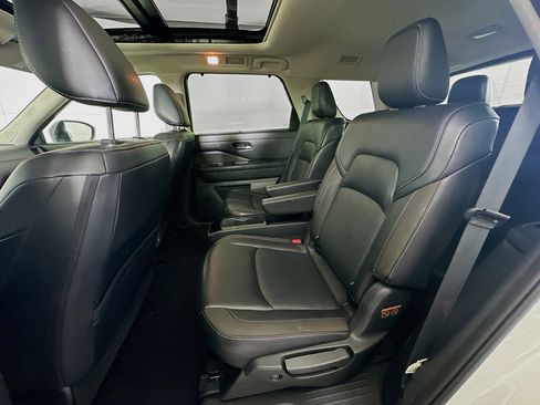 Used 2023 Nissan Pathfinder SL w/ SL Premium Package FWD image 30