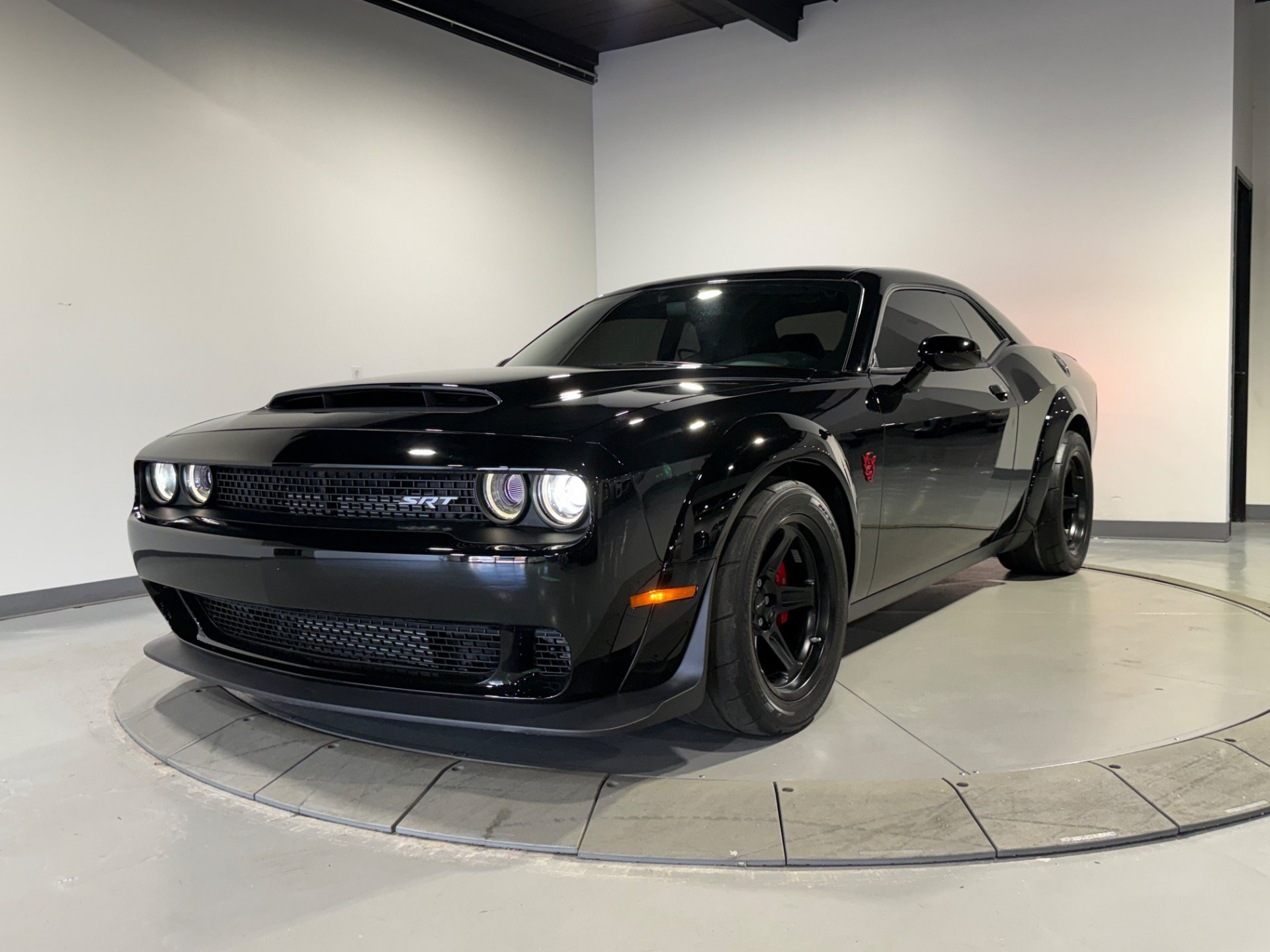 Used 2018 Dodge Challenger SRT Demon RWD image 2