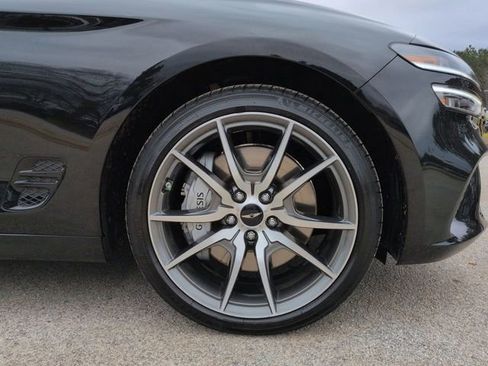 Used 2025 Genesis G70 2.5T image 10