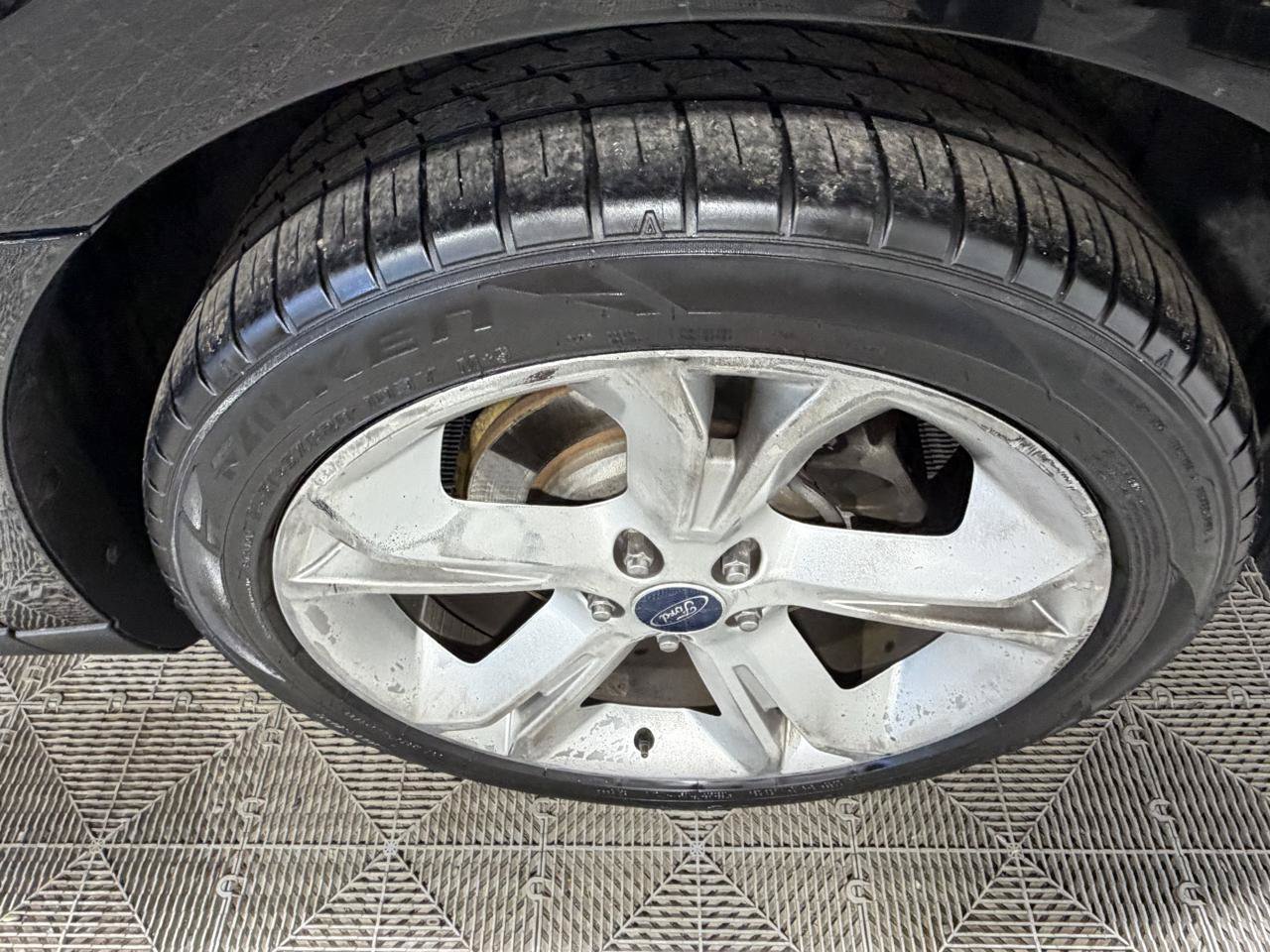 Used 2012 Ford Taurus SHO AWD/4WD image 17