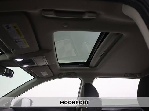 Used 2024 Honda CR-V EX image 3