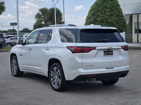 Used 2022 Chevrolet Traverse High Country FWD image 4