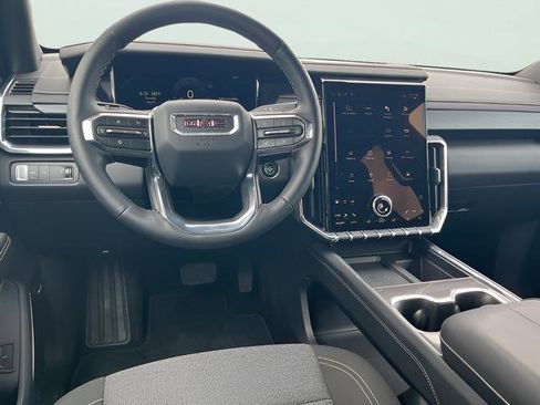 Used 2025 GMC Acadia Elevation image 17