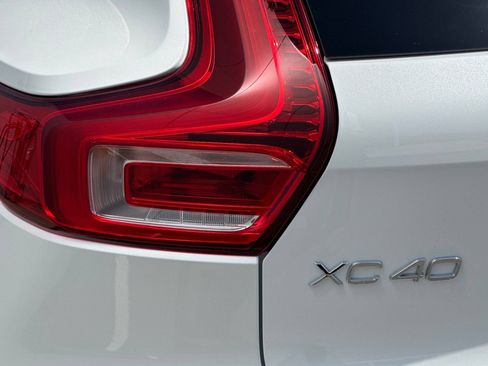 Used 2024 Volvo XC40 B5 Ultimate w/ Protection Package Premier AWD/4WD image 34