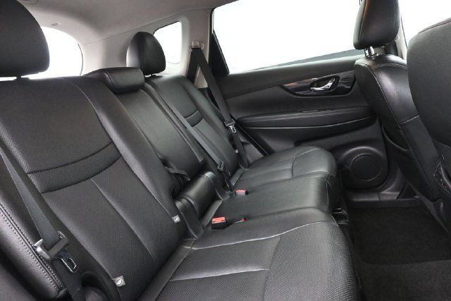 Used 2017 Nissan Rogue SL w/ SL Premium Package FWD image 28