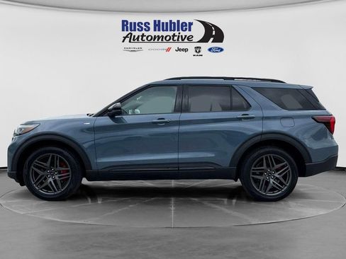 Used 2025 Ford Explorer ST-Line w/ Premium Package AWD/4WD image 2