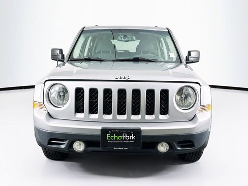 Used 2016 Jeep Patriot Sport w/ Power Value Group FWD image 2