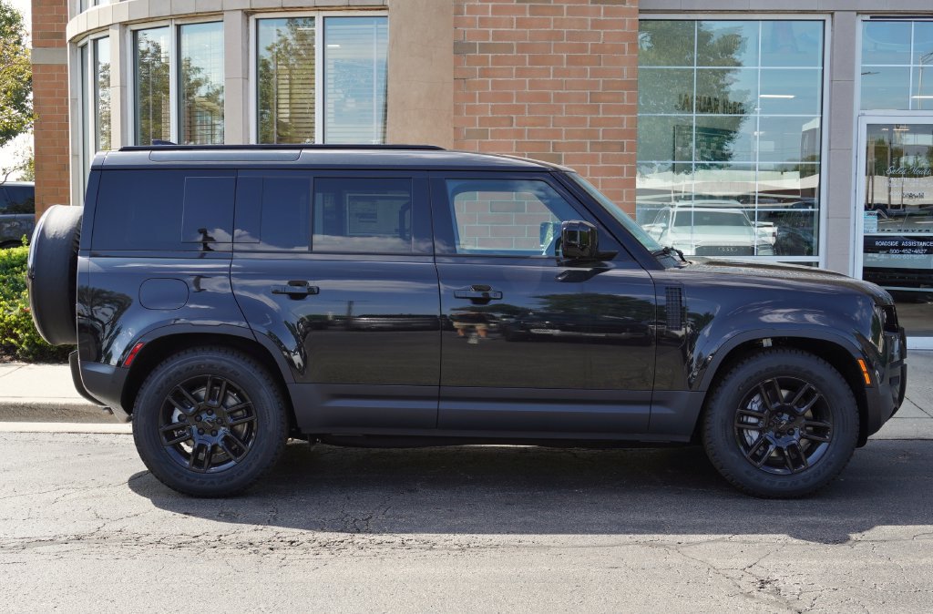 New 2026 Land Rover Defender 110 S AWD/4WD image 7
