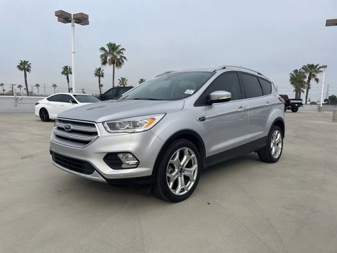 Used 2019 Ford Escape Titanium image 5
