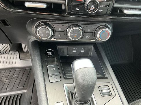 Certified 2025 Nissan Kicks SV w/ SV Premium Package FWD image 19
