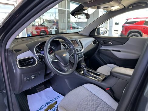Used 2022 Chevrolet Equinox LS w/ LS Convenience Package FWD image 10