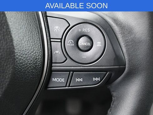 Used 2025 Toyota Corolla Cross XLE AWD/4WD image 17