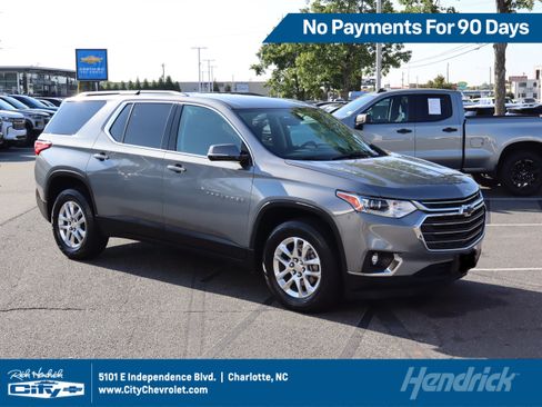 Used 2019 Chevrolet Traverse LT FWD image 1
