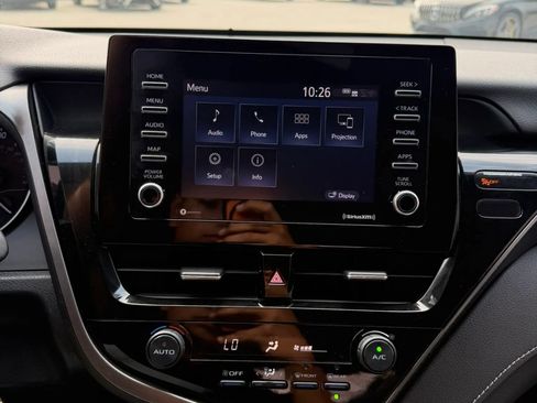 Used 2021 Toyota Camry SE FWD image 15