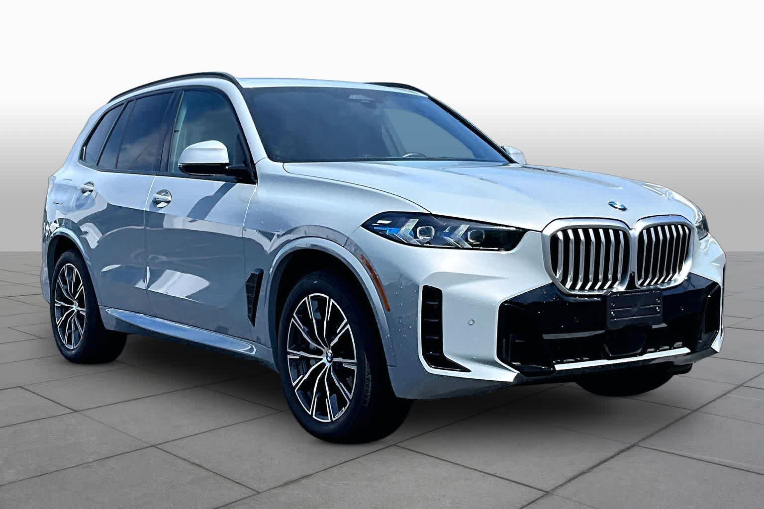 Used 2026 BMW X5 xDrive40i w/ M Sport Package AWD/4WD image 2