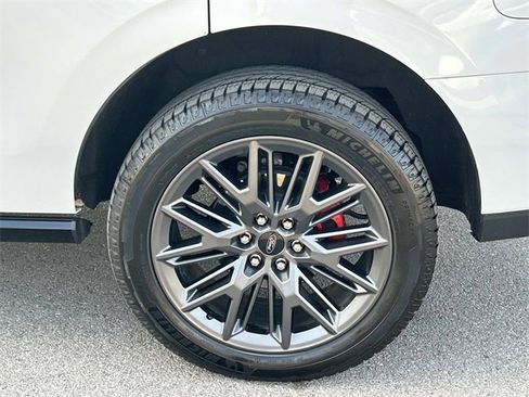 Used 2025 Ford Expedition Platinum w/ Stealth Performance Package image 12