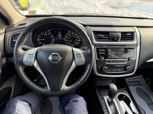 Used 2017 Nissan Altima 2.5 SV image 12
