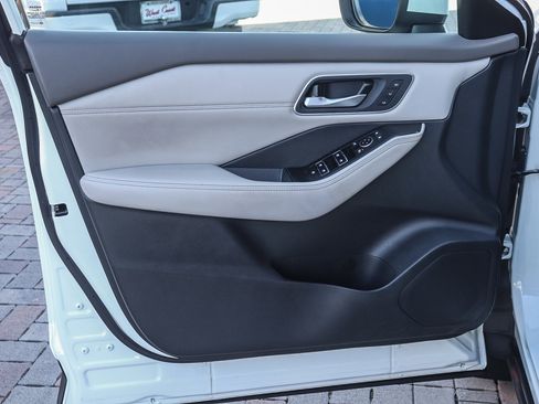 Used 2021 Nissan Rogue SL image 21