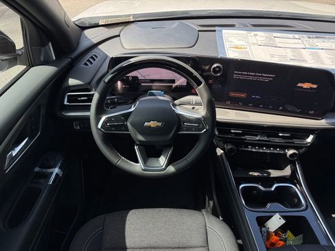 New 2026 Chevrolet Traverse LT w/ Enhanced Driving Package image 18