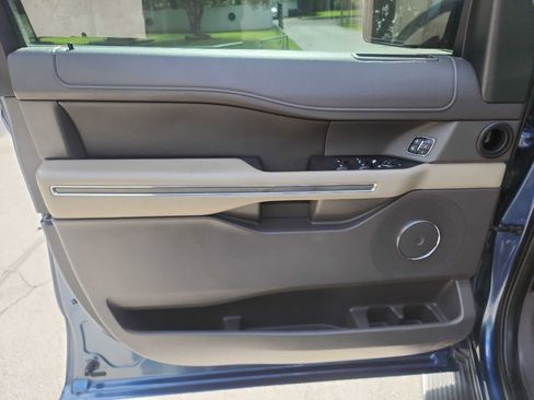 Used 2019 Ford Expedition XLT w/ Equipment Group 202A RWD image 15