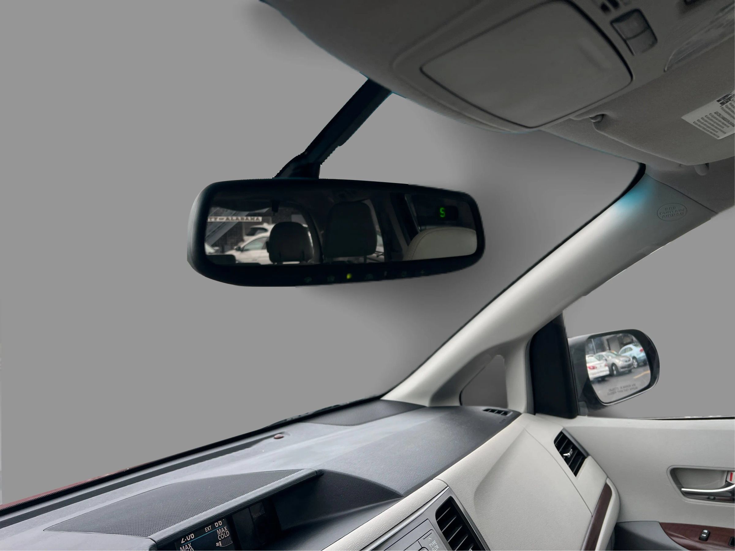 Used 2012 Toyota Sienna XLE w/ Entertainment Pkg FWD image 19