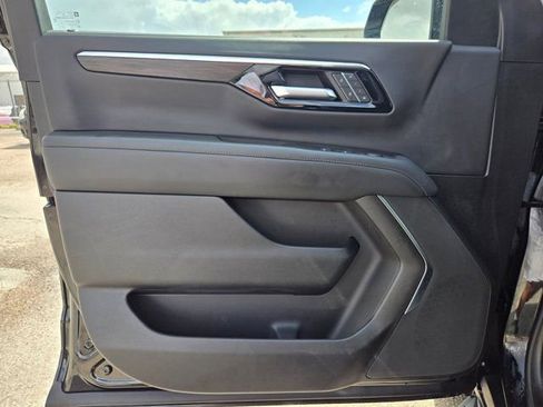 Used 2025 Chevrolet Tahoe LT AWD/4WD image 13