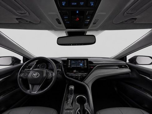 Used 2022 Toyota Camry SE w/ Convenience Package FWD image 17