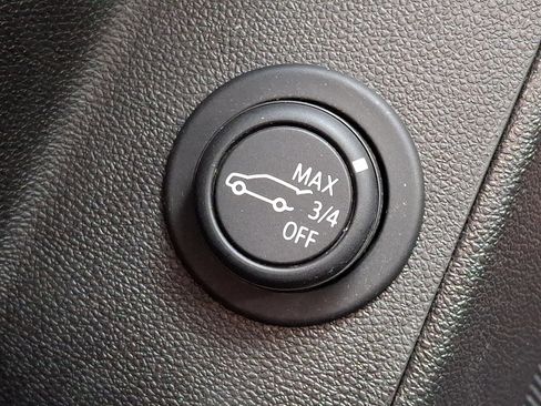 Used 2020 Chevrolet Equinox LT image 25