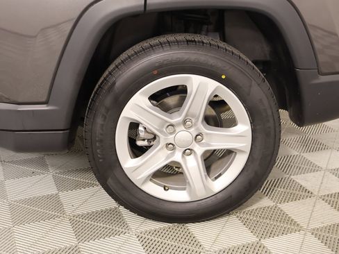 Used 2023 Jeep Compass Sport image 16