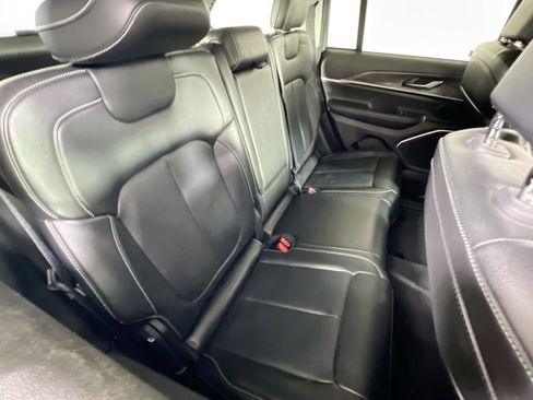 Used 2022 Jeep Grand Cherokee Limited image 26