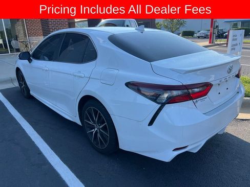 Used 2023 Toyota Camry SE FWD image 8