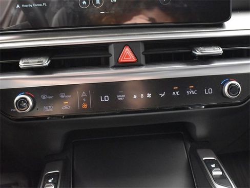 Certified 2025 Kia Sorento EX image 11