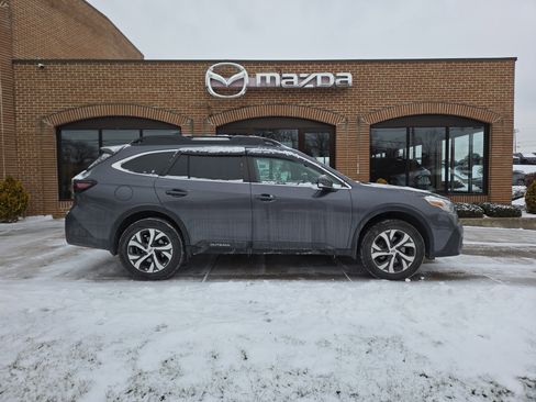 Used 2022 Subaru Outback Limited image 2