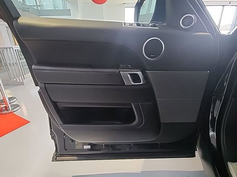 Used 2019 Land Rover Range Rover Sport HSE image 18