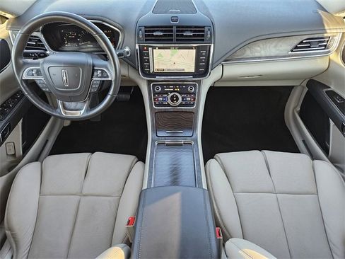 Used 2019 Lincoln Continental Select image 24