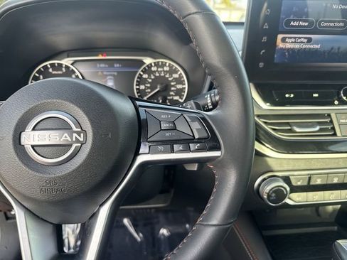 Used 2024 Nissan Altima 2.5 SR w/ SR Premium Package image 17