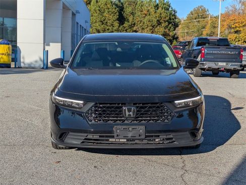 Used 2023 Honda Accord EX image 3