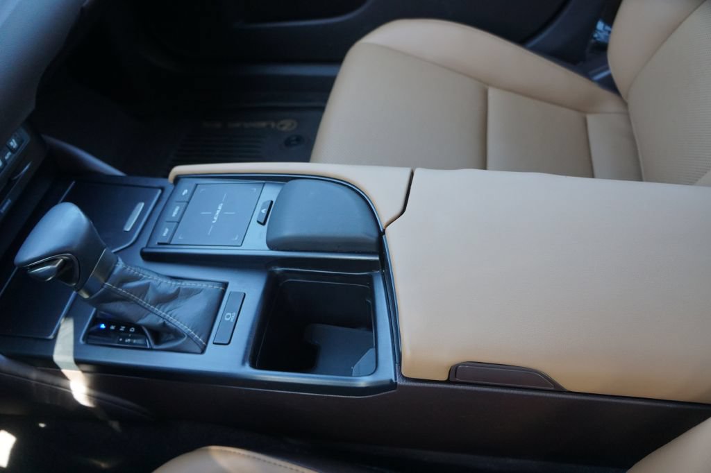 Used 2020 Lexus ES 350 w/ Premium Package FWD image 11