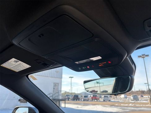 Used 2025 Chevrolet Equinox LT w/ Convenience Package II image 20