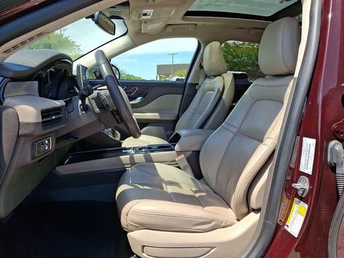 Used 2021 Lincoln Corsair FWD w/ Premium Package image 12