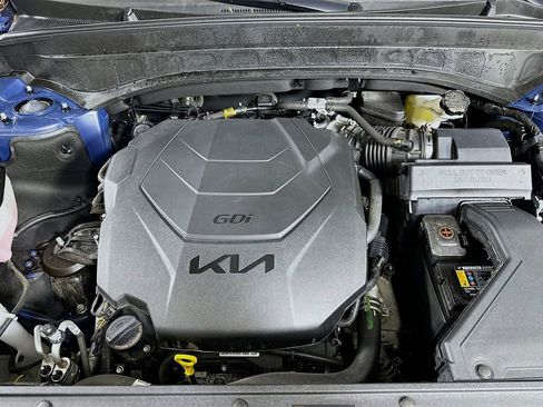 Used 2024 Kia Telluride EX w/ EX Captain's Chair Package image 9