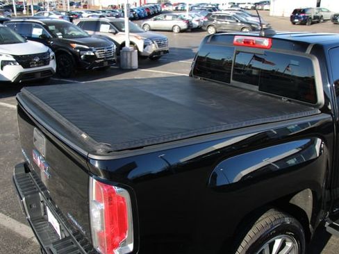 Used 2019 GMC Canyon Denali image 12