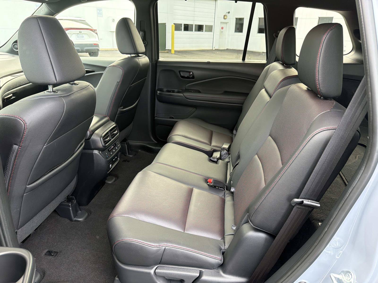 Certified 2024 Honda Passport Black Edition image 10