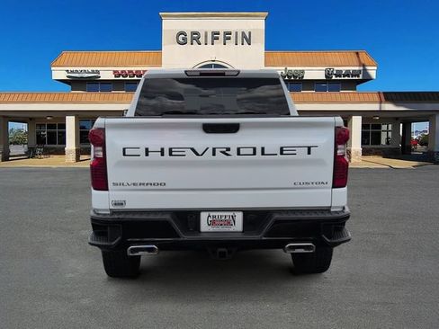 Used 2022 Chevrolet Silverado 1500 Custom Trail Boss AWD/4WD image 8