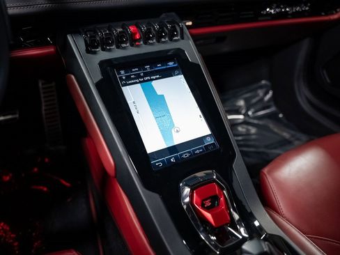 Used 2020 Lamborghini Huracan EVO image 46