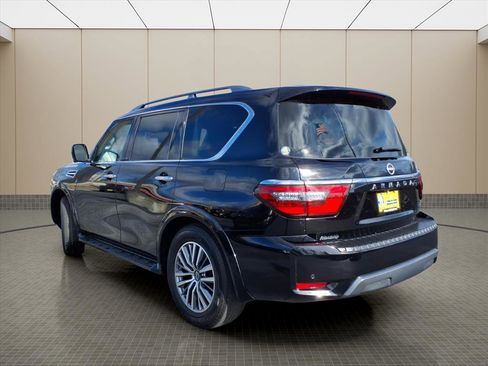 Used 2023 Nissan Armada SL w/ Captain's Chairs Package image 4