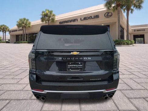 Used 2025 Chevrolet Suburban Premier AWD/4WD image 5